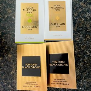 Black orchid, aqua allegoria